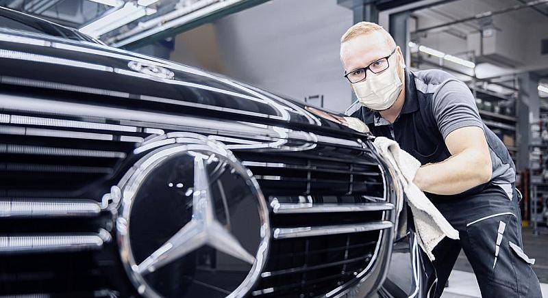 Elektromos vagy benzines? A Mercedes szerint mindkettő kell
