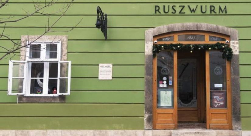 Tragédia: néhány órával a Ruszwurm cukrászda bezárását követően elhunyt a tulajdonos