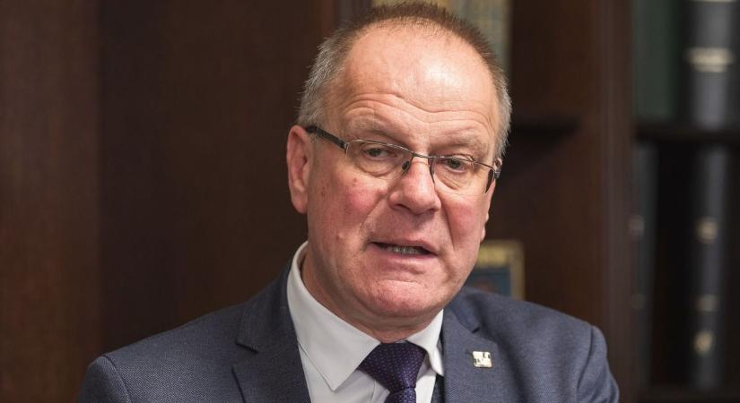 A kormányhivatallal közösen korrigálja Mezőkeresztes az önazonossági törvény kapcsán alkotott rendeletét