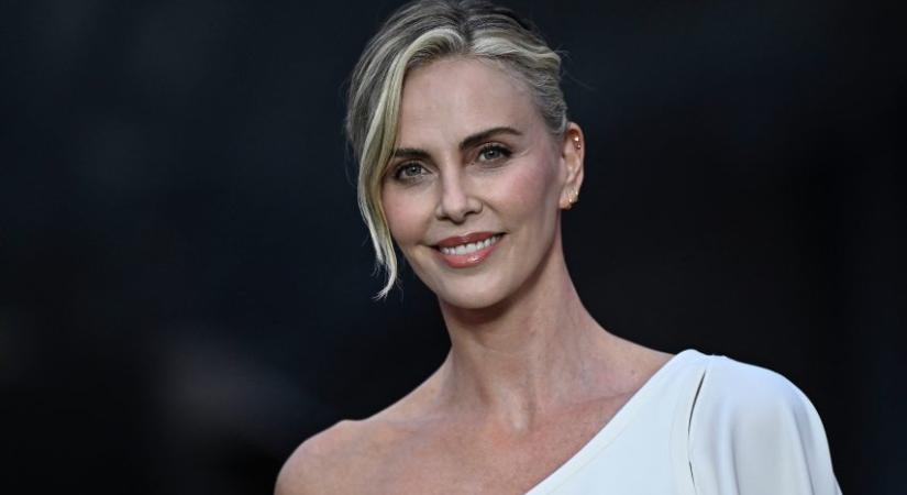 Szépségként és szörnyetegként is szeretjük – Charlize Theron 50
