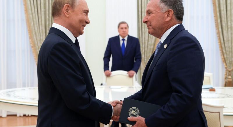 Egy orosz-ukrán csúcs esélyeiről beszélt Trump