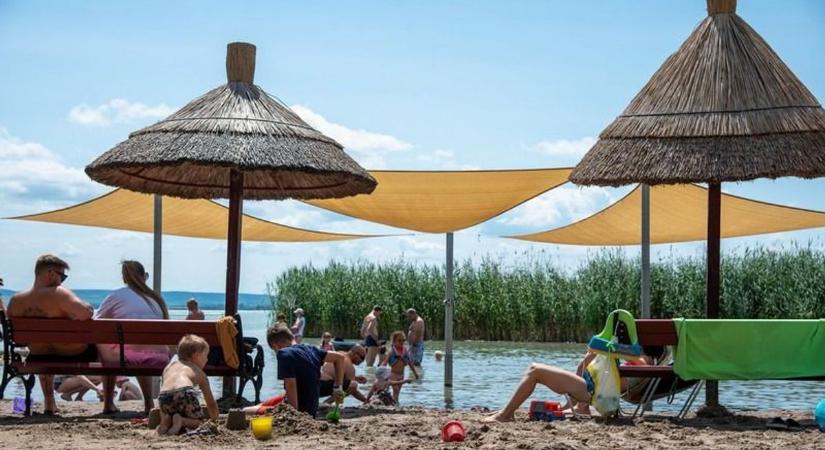 5 balatoni strand, ahol fillérekért csobbanhatsz