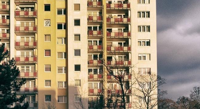 Eddig idén a leggyorsabban a budapesti panellakások keltek el