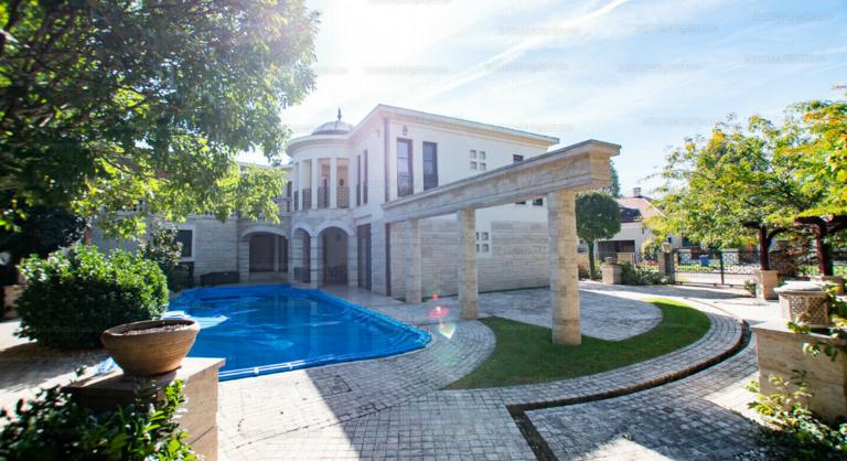 Külföldi érdeklődői is vannak Balogh Levente 790 milliós luxusvillájának