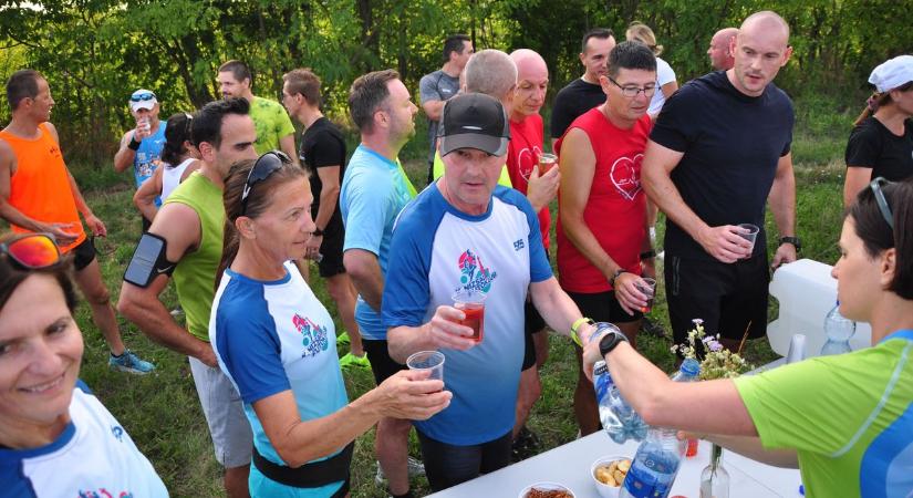 Amikor az alkoholos frissítés egyenesen elvárás. Fröccsfutás a zalai városban (galéria)