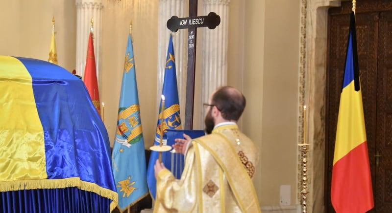 Katonai tiszteletadással temetik el Ion Iliescut csütörtökön