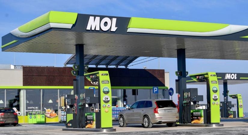 Újabb jó hírt kaptak az autósok: mutatjuk, hogyan változnak az üzemanyagárak péntektől