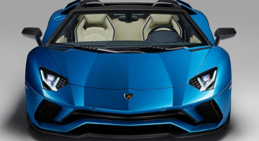 Elkoboztak egy orosz Lamborghinit a franciák, és odaadták egy múzeumnak