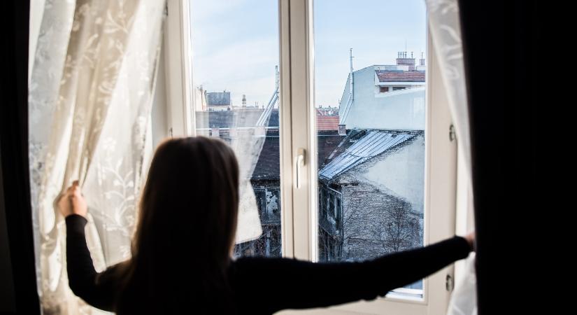 Kemény vizsgával indul az egyetemi tanév: a kollégiumi férőhelyhiány akkora, hogy a kormány már beszélni sem mer róla