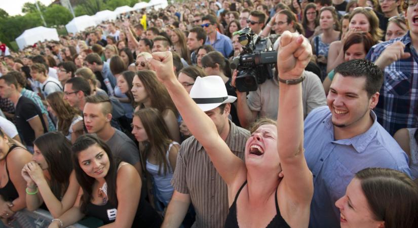 Kamerafelvétel rendezvényeken? A csókkamerás botrány adatvédelmi tanulságai