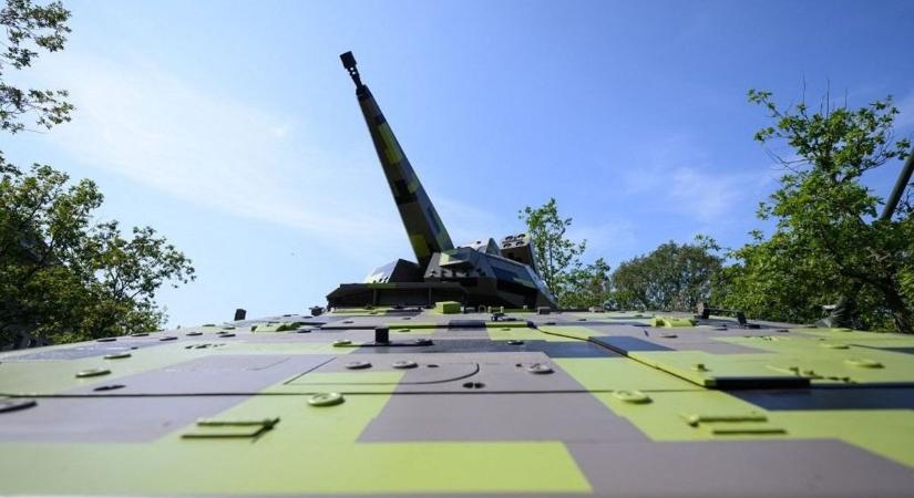 Magyarországra érkezett a német fegyveróriás: Ukrajna megnyugodhat, megrendelésekből nincs hiány