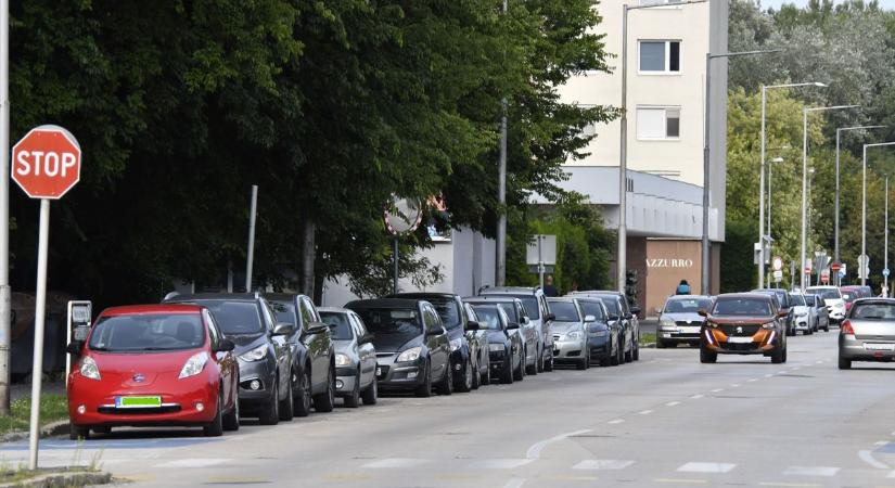 Fizetősek lesznek a városközponti parkolók?