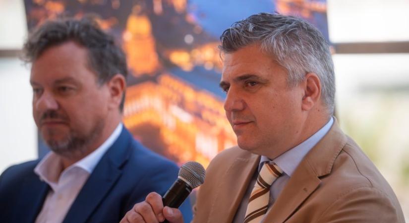 Dr. Vadász Dániel igazgatóhelyettesként irányítja a debreceni Csokonai Nemzeti Színházat