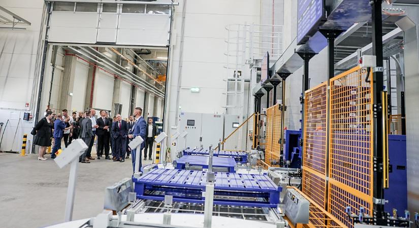 Újabb autóipari beruházások – zajlanak az egyeztetések a szolidaritási adóról - videóval
