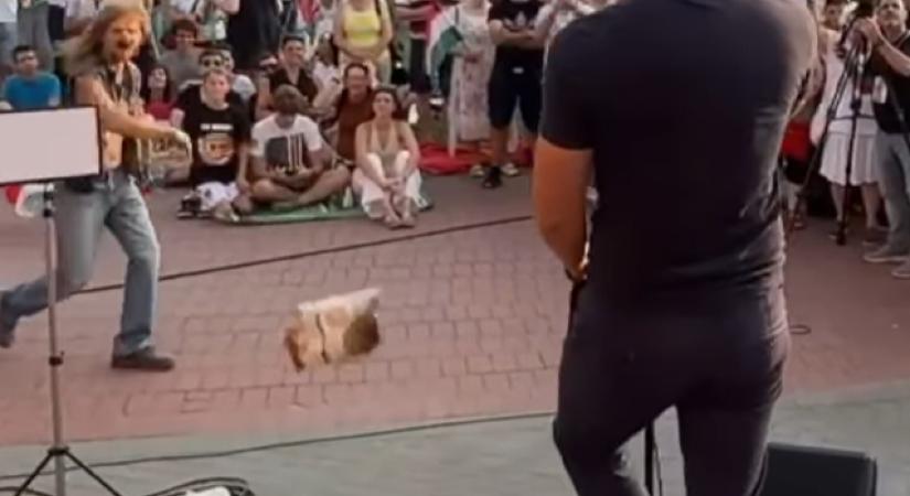 A tettes szerint nem sörrel, hanem 20 deka szotyolával dobta meg Magyar Pétert Gyulán