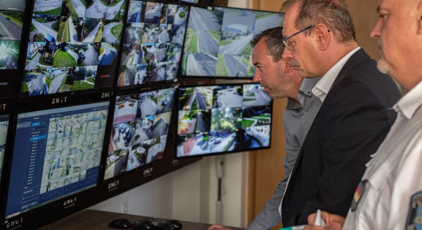 Újabb bővítés – 54 kamerán figyelheti a rendőrség a Kanizsa Aréna környékét