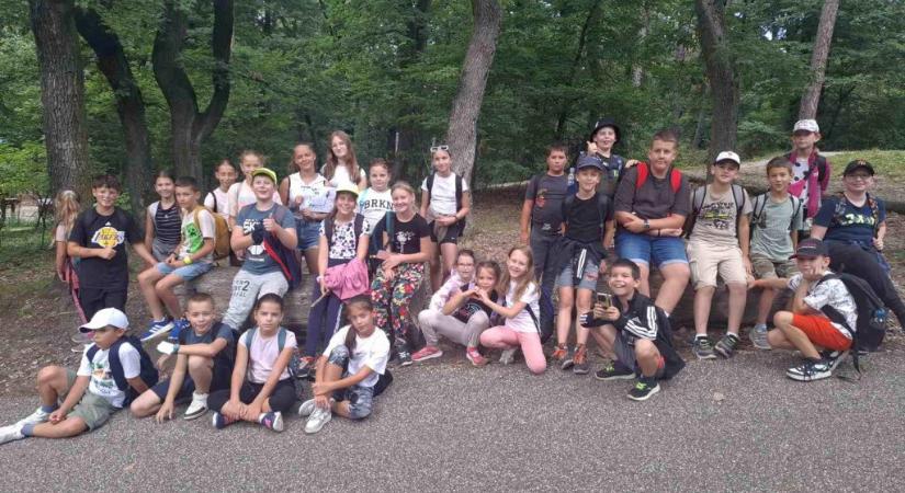 Rendőrökkel táboroztak a gyerekek Győrben