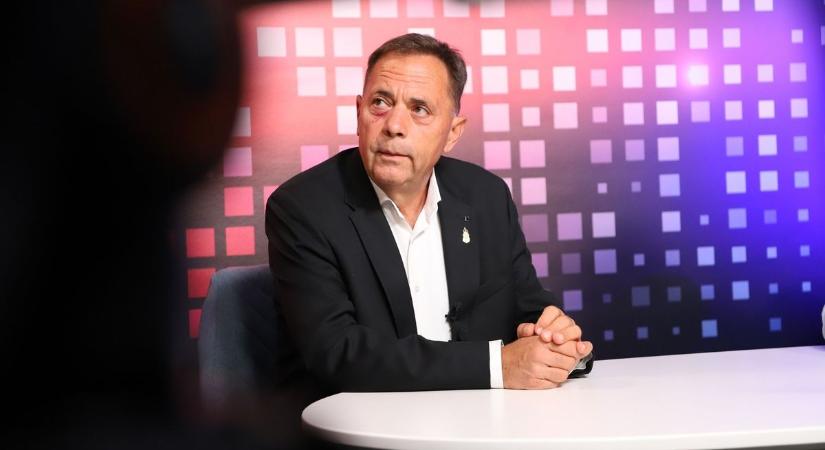 A képviselő szerint álhír, hogy be akarják zárni a jászberényi kórházat