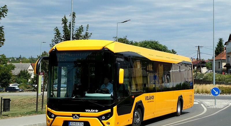 Közel háromszáz buszt szállíthat a Volánnak még az idén a Kravtex