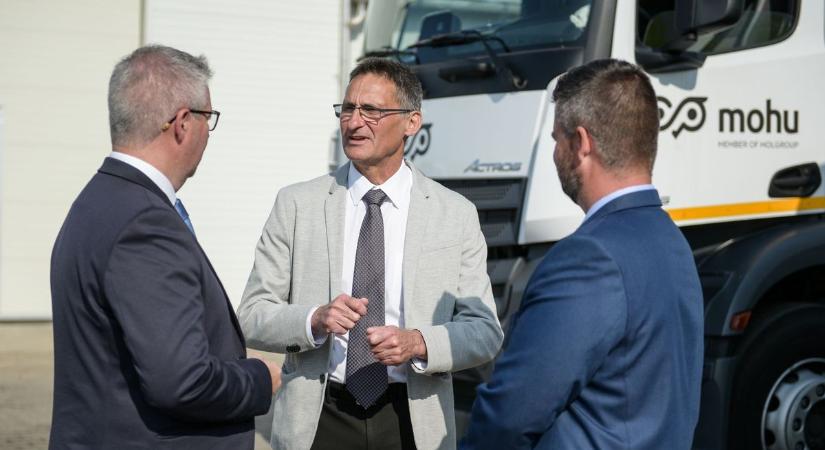 A kukásautók mostantól csendesebben járják Gyöngyöst és a térségét