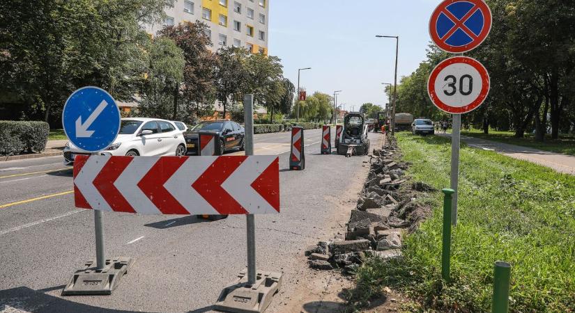 Elkezdődtek a munkálatok: sávszűkítés, forgalomkorlátozás Győr egyik legforgalmasabb útján - Képgaléria