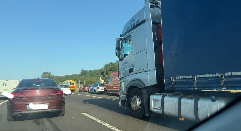 Az M3-ason ismét nagy baleset történt