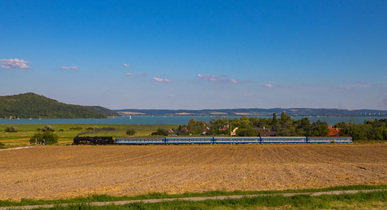 Kiderült, miért állt le a vasúti vonal pünkösdkor a Balatonnál