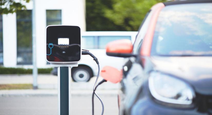 Elektromos autót vennél? Szakértő mondja el, melyiket érdemes