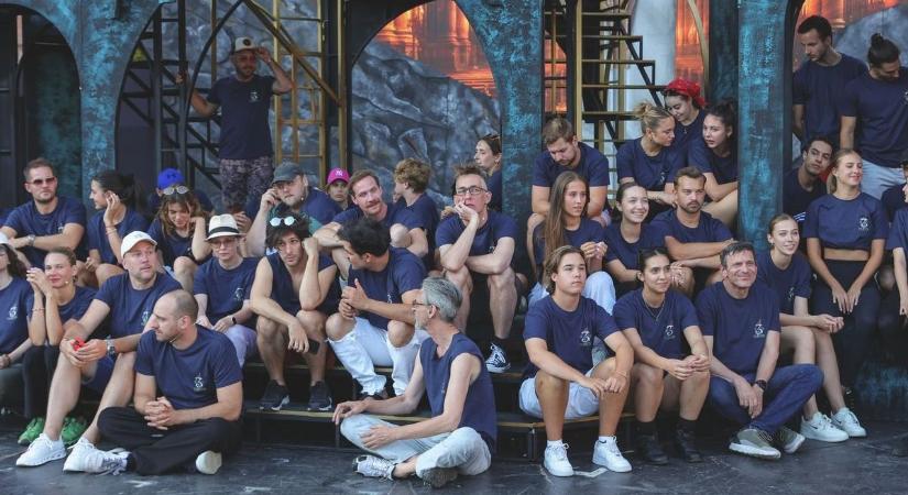 Szegeden járt az ország egyik legértékesebb celebje, és még marad is egy hétig