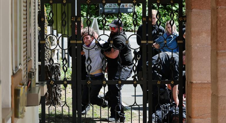 Halálosan megfenyegették a nürnbergi állatkert dolgozóit, ahol leöltek 12 egészséges páviánt
