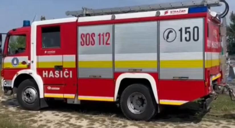 Kiürítettek egy dunaszerdahelyi bevásárlóközpontot, valaki felgyújtotta a ruhákat