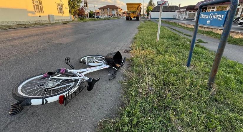 Áthajtott egy 16 tonnás kombájn egy idős nőn