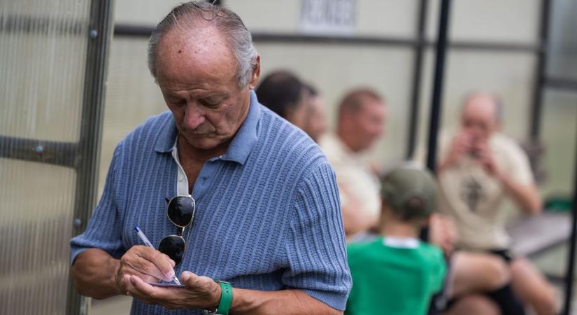 A Fradi egykori válogatott csatára a tárkányi levegőnek és tehéntejnek köszönheti fittségét