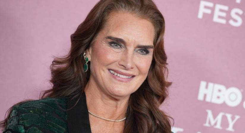 Brooke Shields olyan szexi miniruhába bújt, hogy mindenki elképedt