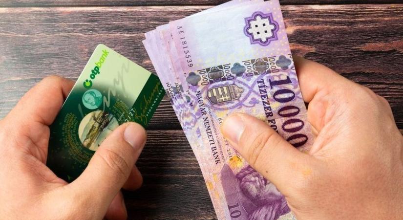 SZÉP-kártya: rengeteg pénzt tartanak rajta a magyarok – pedig úgy költik, mint még soha