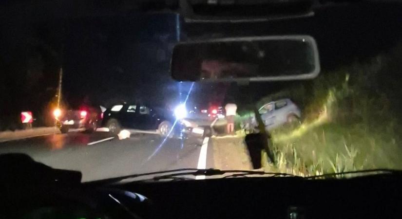 Teljes szélességében lezárták az utat! Baleset Nyíregyháza és Nyírpazony között!