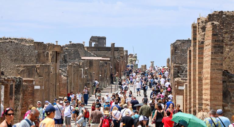 Pompejibe visszatért pár túlélő a vulkánkitörés után, most kiderült, mi történt velük