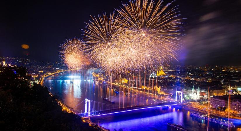 Hangulatjavítás Budapesten: 380 forint lesz a sör a Szent István napi parádén
