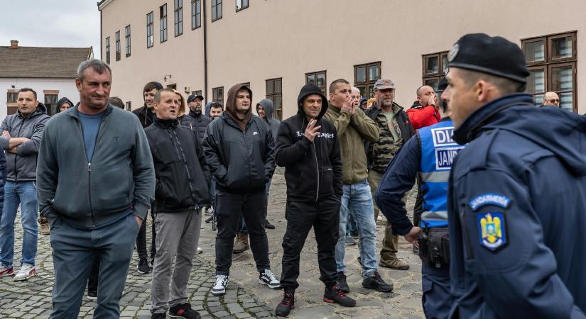 Parászka Boróka: Az erőszak kiment az utcára