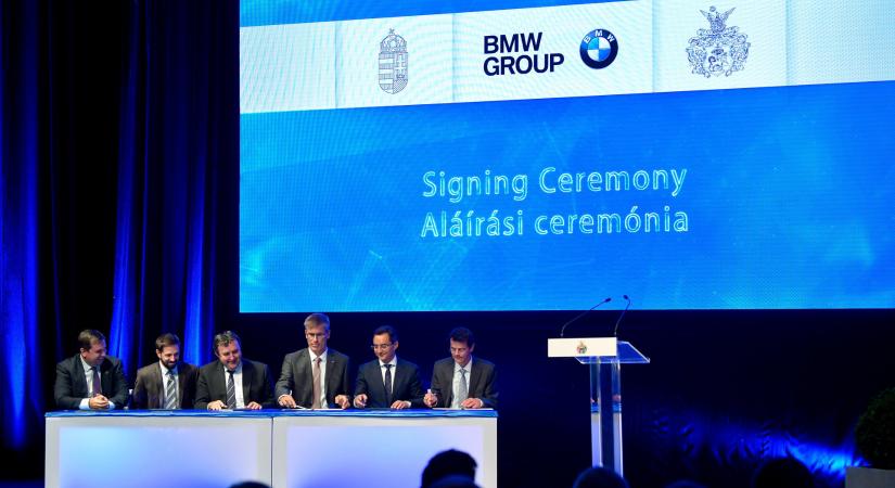 Augusztusban indulhat a BMW debreceni óriás naperőmű-projektje