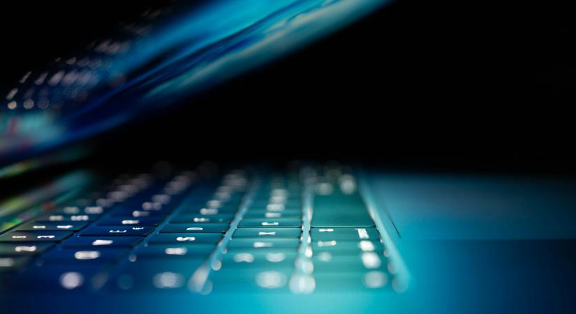 Itt az új internetgyorsító pályázat, családok is jól járhatnak