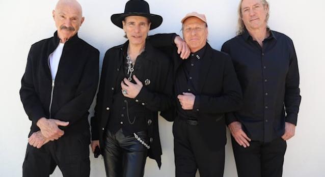 Újabb dalt tett közzé a Beat szupergrup a King Crimson dalokat játszó koncertalbumáról: 'Frame By Frame'