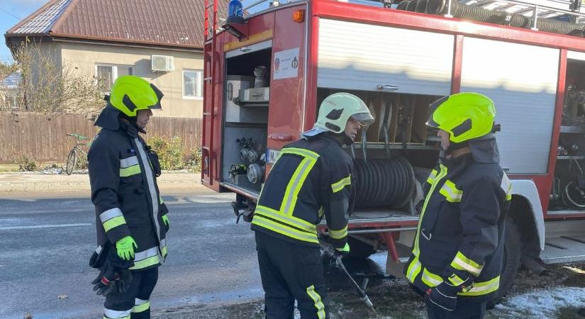 Baleset és szabadtéri tűz nehezítette a délutánt a térségben