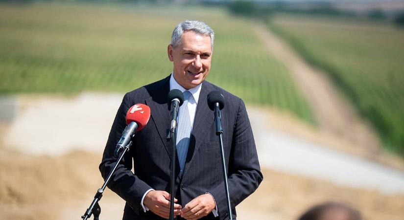 Lázár szerint ez így nem mehet tovább! Vagy mégis?
