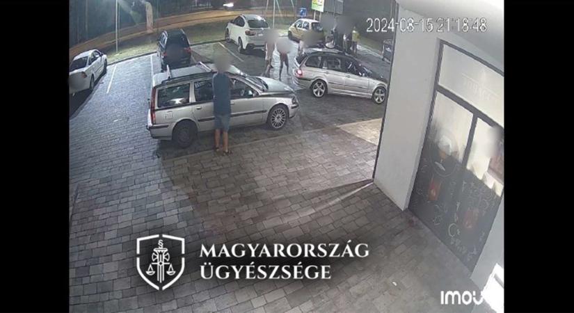 Dohánybolt parkolójában balhéztak