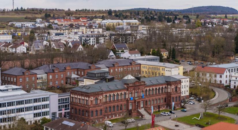 Több ezer német lakást vásárolt a jegybanki alapítvány lengyel cége tavaly
