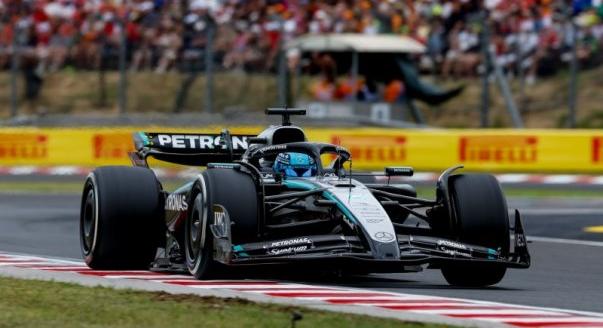 Russell harmadik és a csapat második helye: a Mercedes céljai