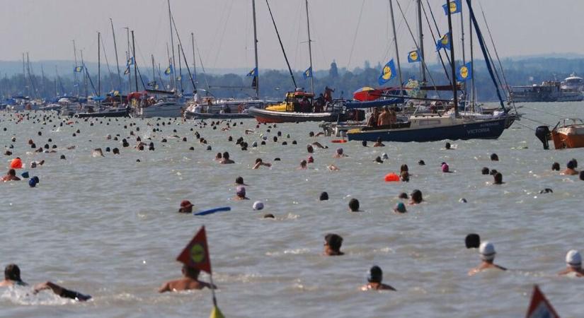 Most már biztos: ezrek ússzák át a Balatont a hétvégén – akár te is köztük lehetsz!