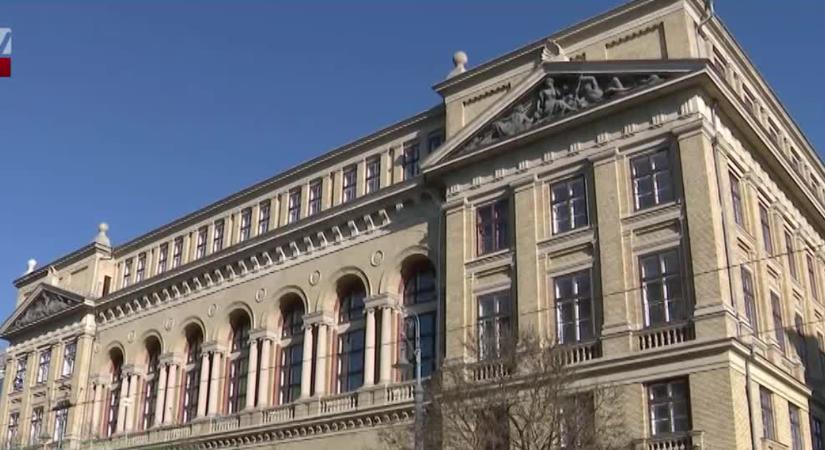 Továbbra is a botrány lecsillapodására vár az ELTE Fleck Zoltán ügyében  videó