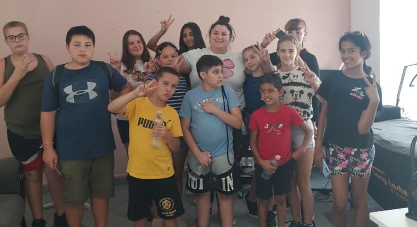 Többen először mennek a Balatonra: húsz roma gyermek táborozik Dombóváron
